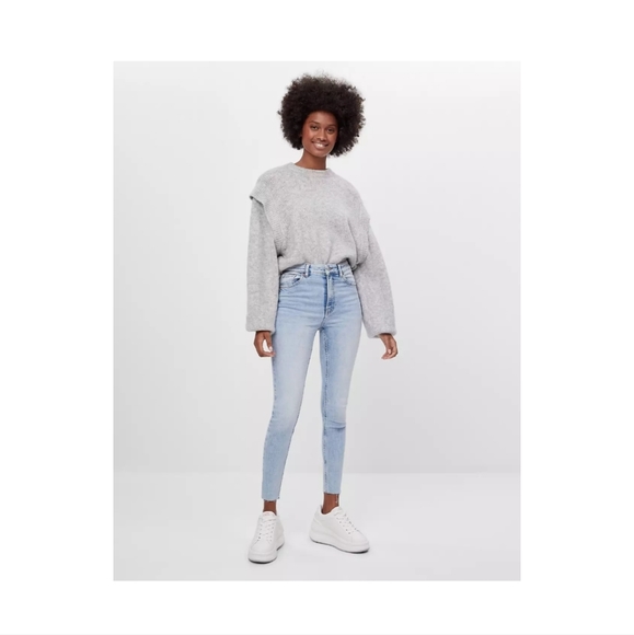 Bershka Jeans Bershka High Rise Skinny Jean In Bleach Blue Eu 4 Or